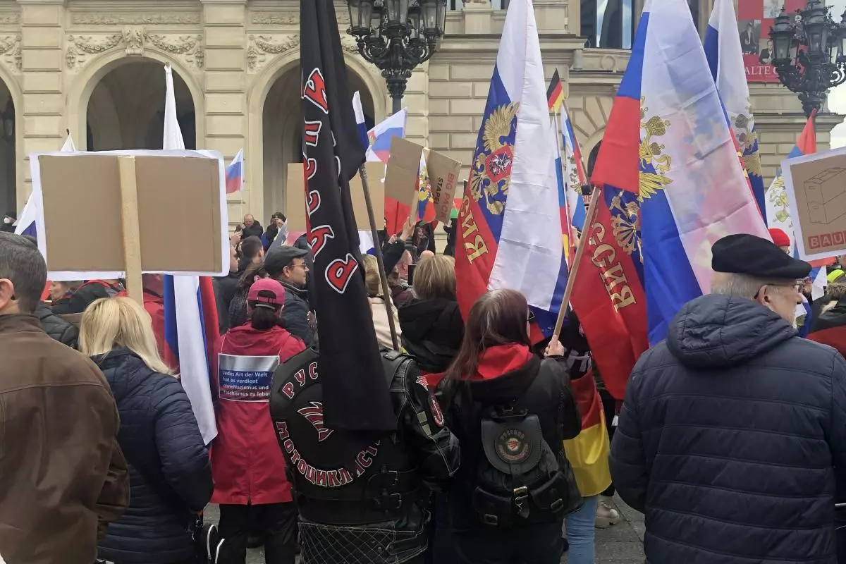 pro putin demo frankfurt